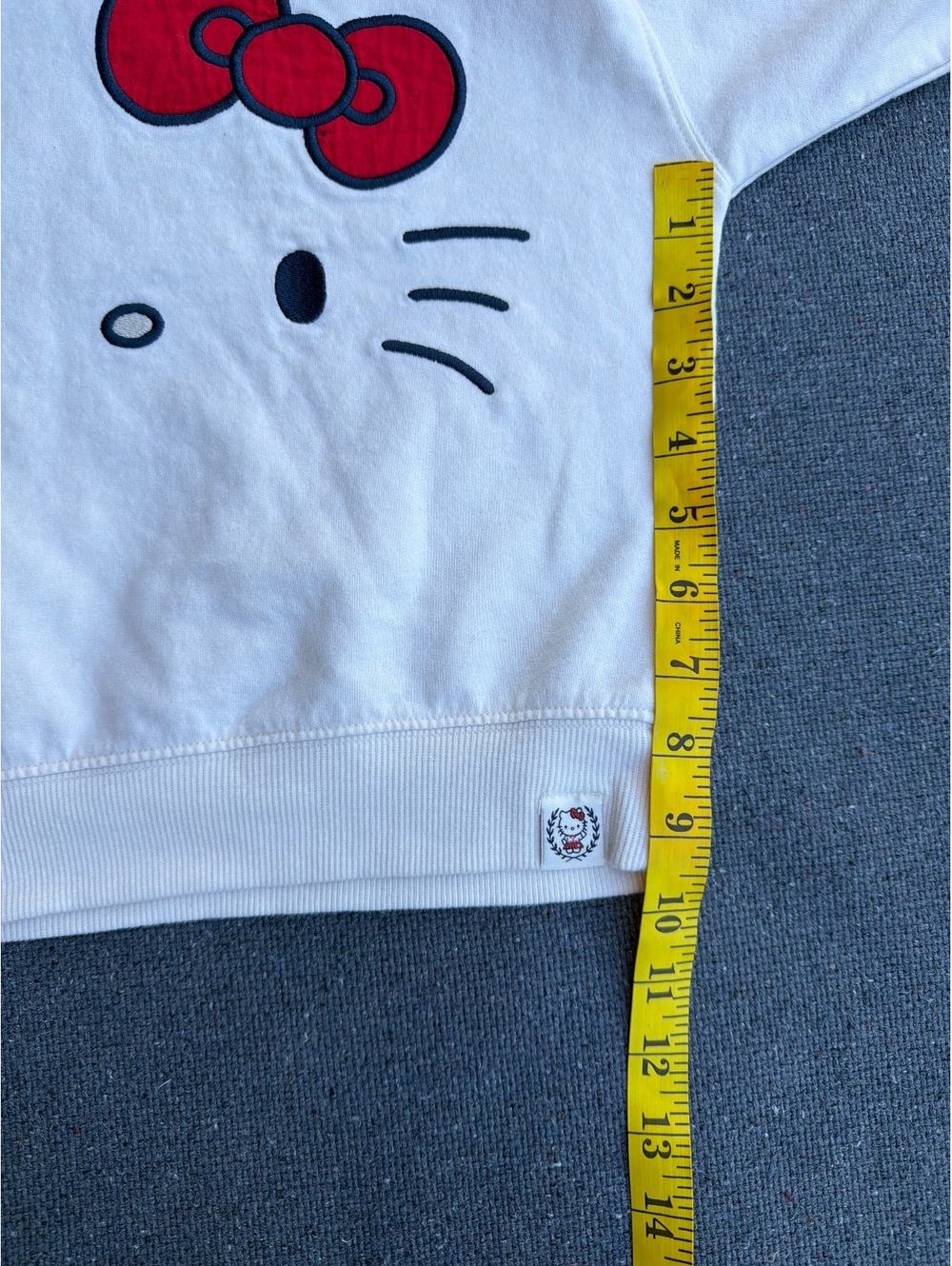 Hello Kitty Kids XS (4-5) White Pullover Hoodie Graphic Sweatshirt - Picture 6 of 7
